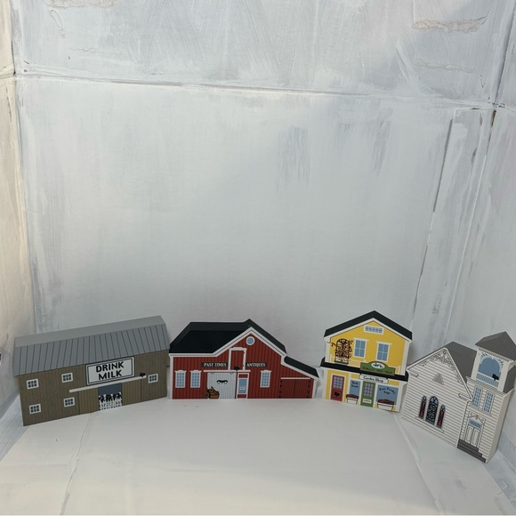 Cats Meow Village America Back Roads Set Of 4 - Picture 2 of 10